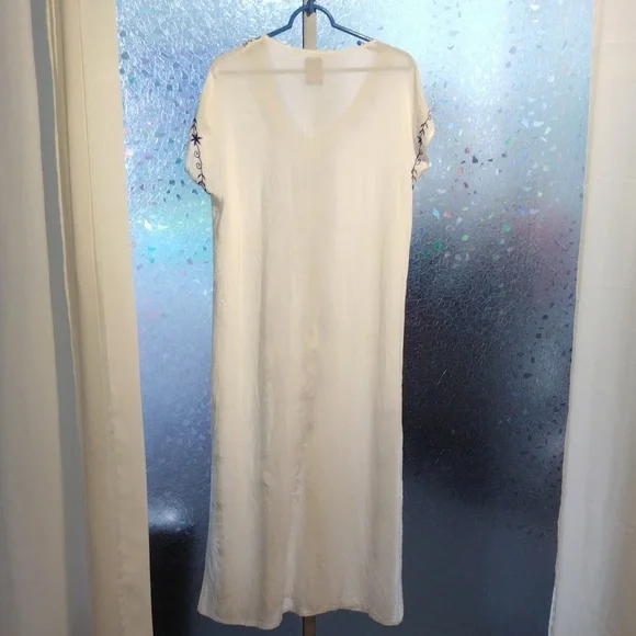 Embroidered Blue And White Cover Up - Picture 9 of 13